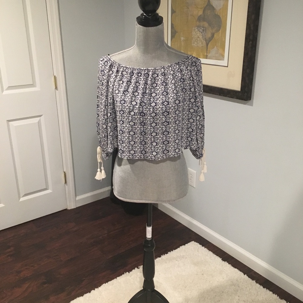 NWT Forever 21 blouse Sz S /beautiful